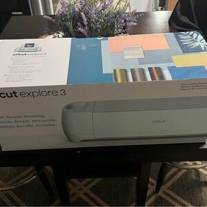 Cricut Explore 3 in Light Gray and Blue